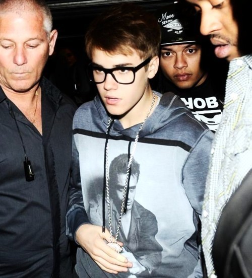 http://justinbr.my1.ru/736405_justin_bieber_pic.jpg